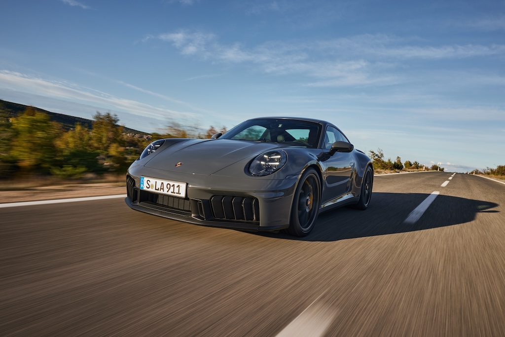 Begyndelsen på en hybrid-æra: Den nye Porsche 911 Carrera GTS
(Foto: Porsche AG)